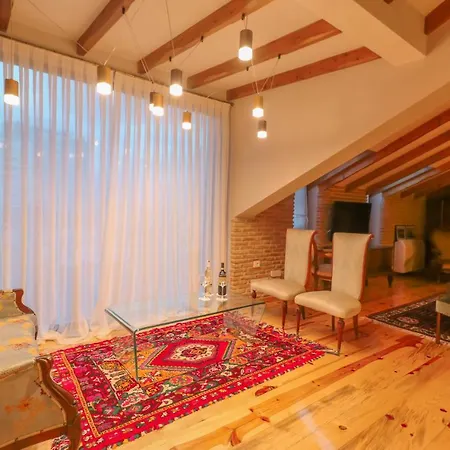 ゲストハウス Ne Kroi コルチャ